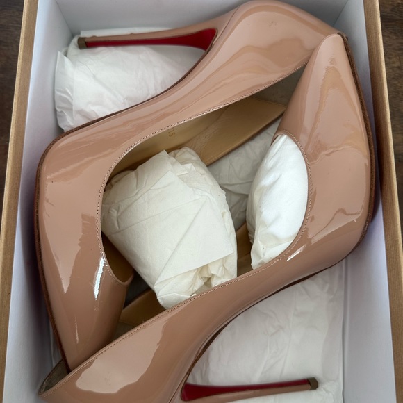 Christian Louboutin Pigalle Nude - Picture 4 of 10
